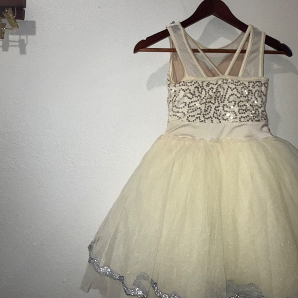 Weissman dance costume, white and silver 14396 size MC - Picture 5 of 17